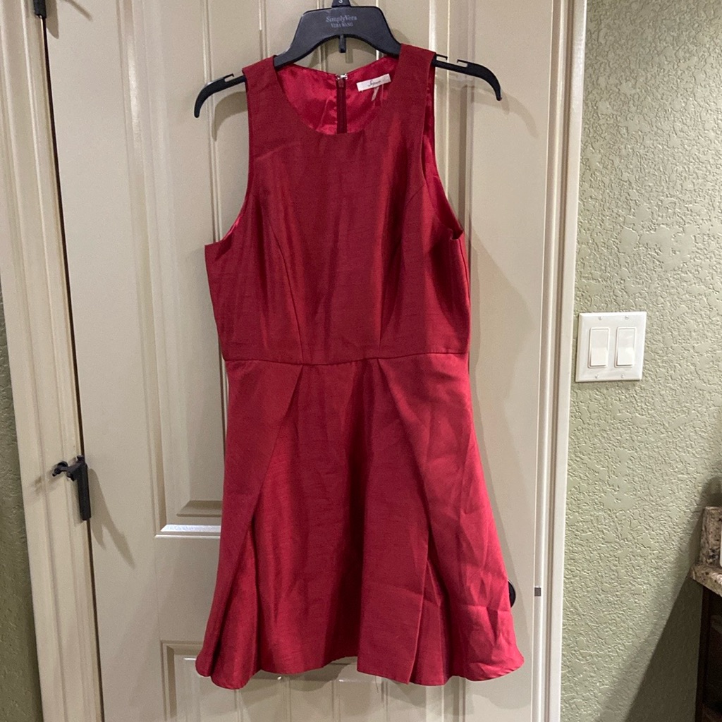 Step Into Sleeveless Dress By Soprano Brand Nwt